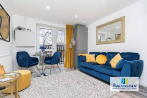 Bournecoast: Modern apartment near beaches -FM9580